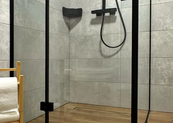 Gdzie Bedzie Ci Lepiej Wiosna W Beskidach, Szyndzielnia W Gorach Widokowe & Biznesowe & Rodzinne & Parking * Bílsko-Bělá