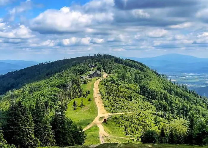 Gdzie Będzie Ci Lepiej Ferie W Beskidach, Szyndzielnia W Górach Widokowe&biznesowe&parking Bielsko-Biala